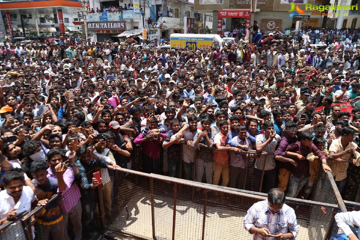 Tamannaah launches Happi Mobiles Store in Kurnool