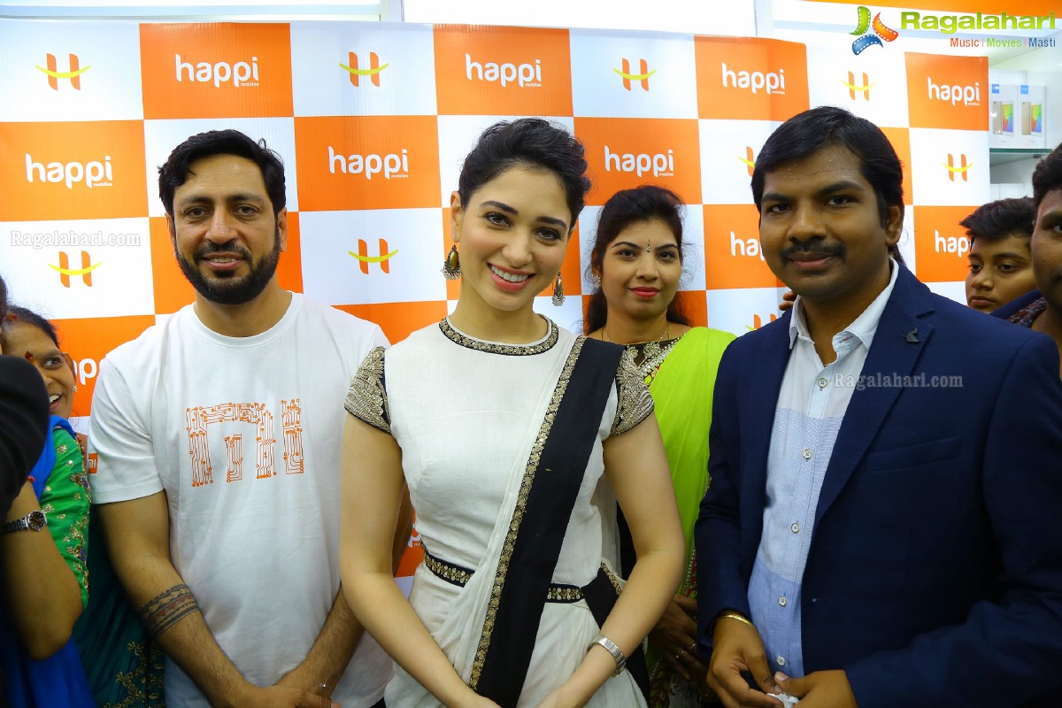 Tamannaah launches Happi Mobiles Store in Kurnool