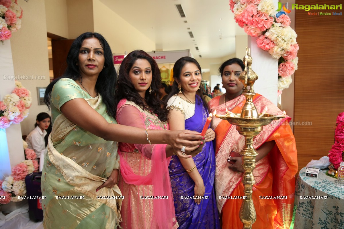 Archana Kovuri Chawdapur launches Trendz Exhibition at Hyatt Place