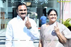 Celebrities Cast their Vote for Lok Sabha Elections