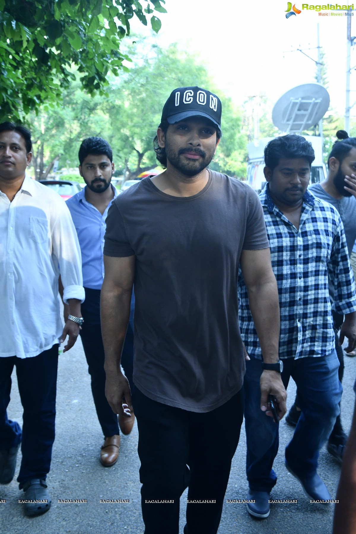 Celebrities Cast their Vote for Lok Sabha Elections 2019 Phase-1 at FNCC