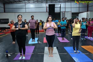 Abhimanika Presents Mom Athletic - The Fitness Movement