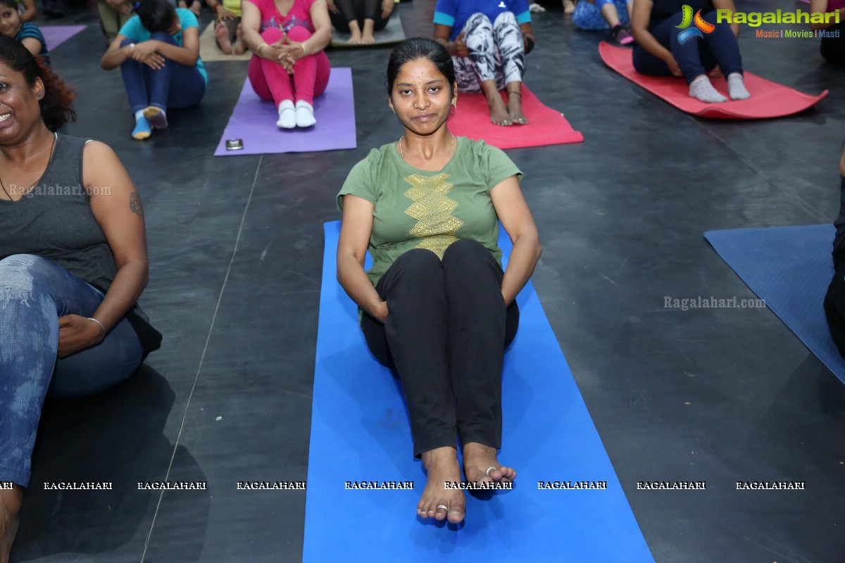 Abhimanika Presents Mom Athletic - The Fitness Movement