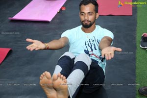 Abhimanika Presents Mom Athletic - The Fitness Movement