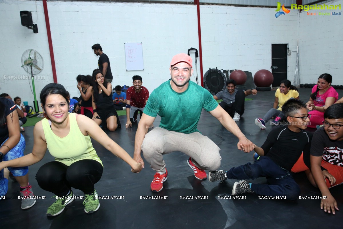 Abhimanika Presents Mom Athletic - The Fitness Movement