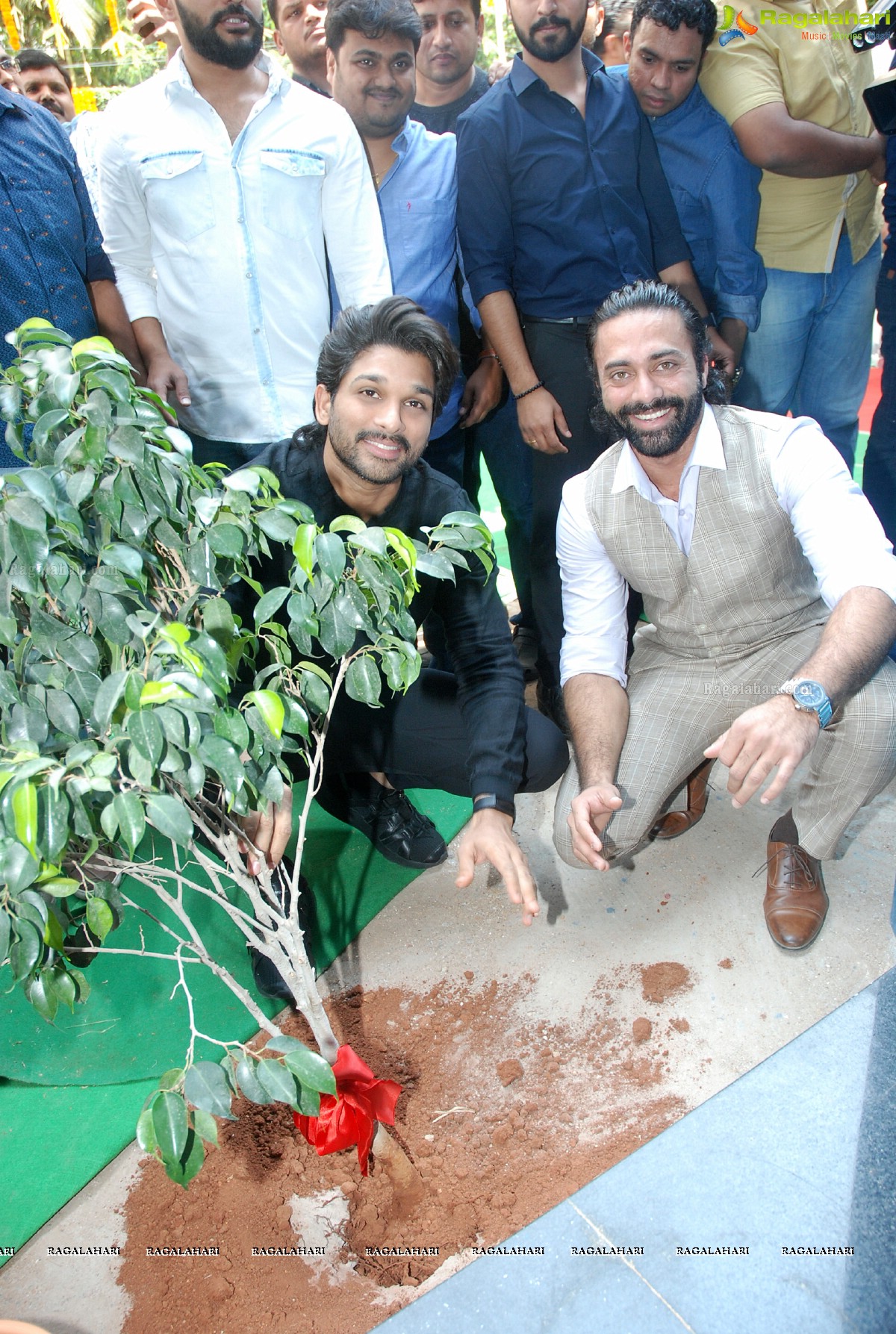 Allu Arjun Unveils Navdeep's C-Space - Nation's First Incubator for Film & Media Professionals