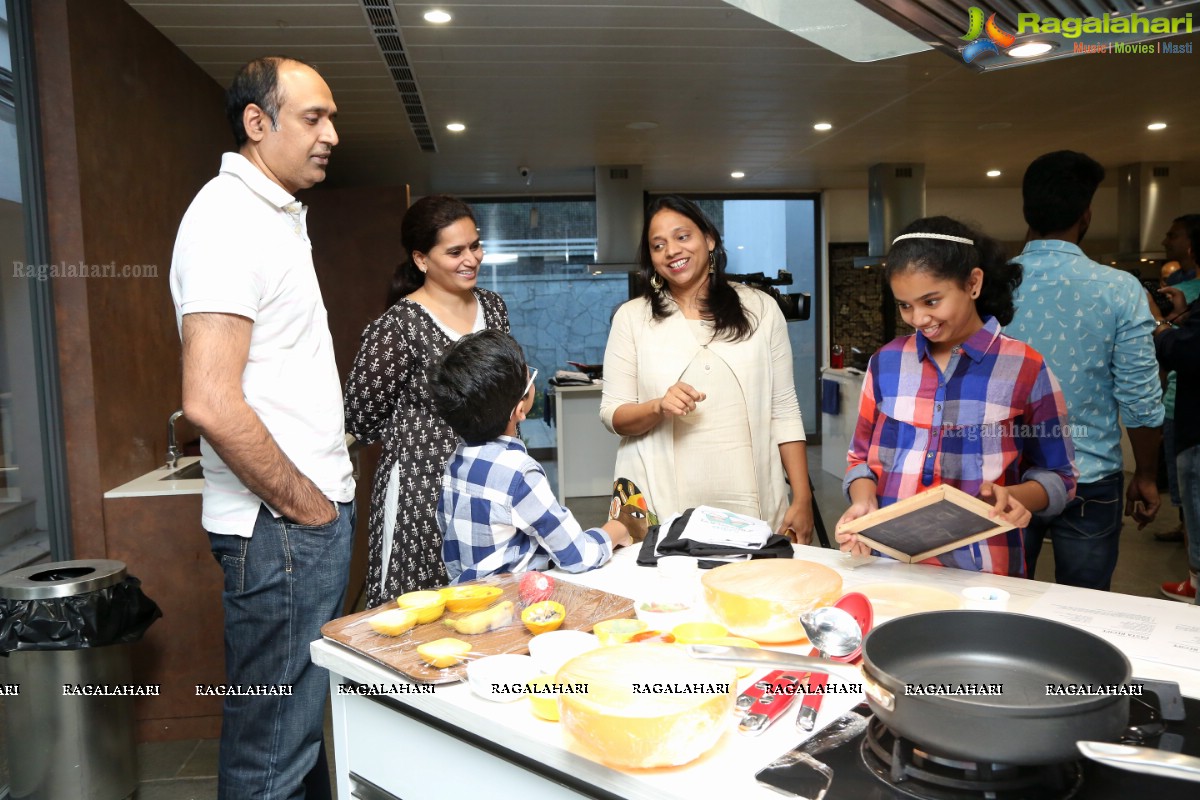 Dad’s Cooking Club: City’s Celebrated Dads Pair up With Their Kids to Cook at 'The Culinary Lounge'