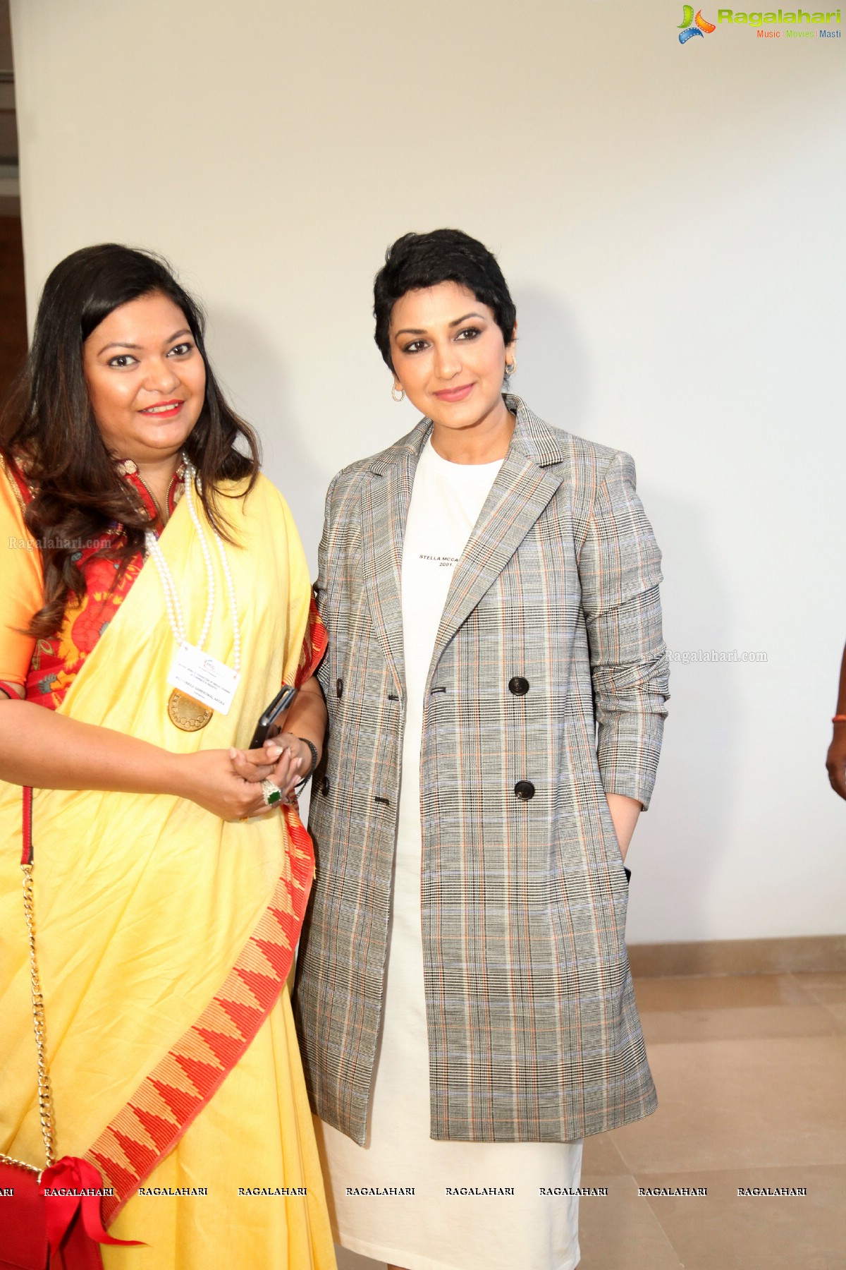 Sonali Bendre Adresses FLO Members on ‘How to turn Positive and Switch on the Sunshine' at Radisson Blue, Banjara Hills