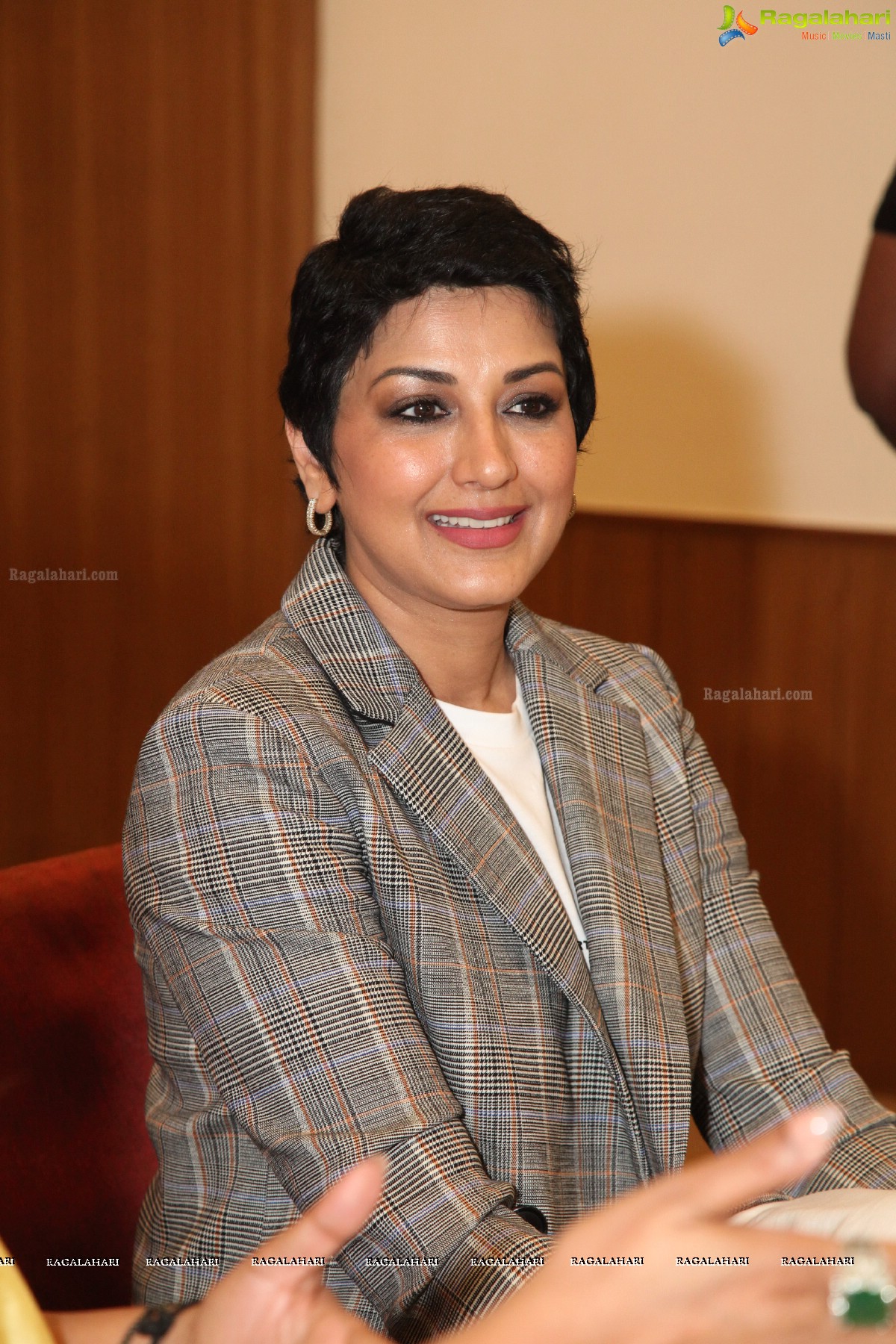 Sonali Bendre Adresses FLO Members on ‘How to turn Positive and Switch on the Sunshine' at Radisson Blue, Banjara Hills