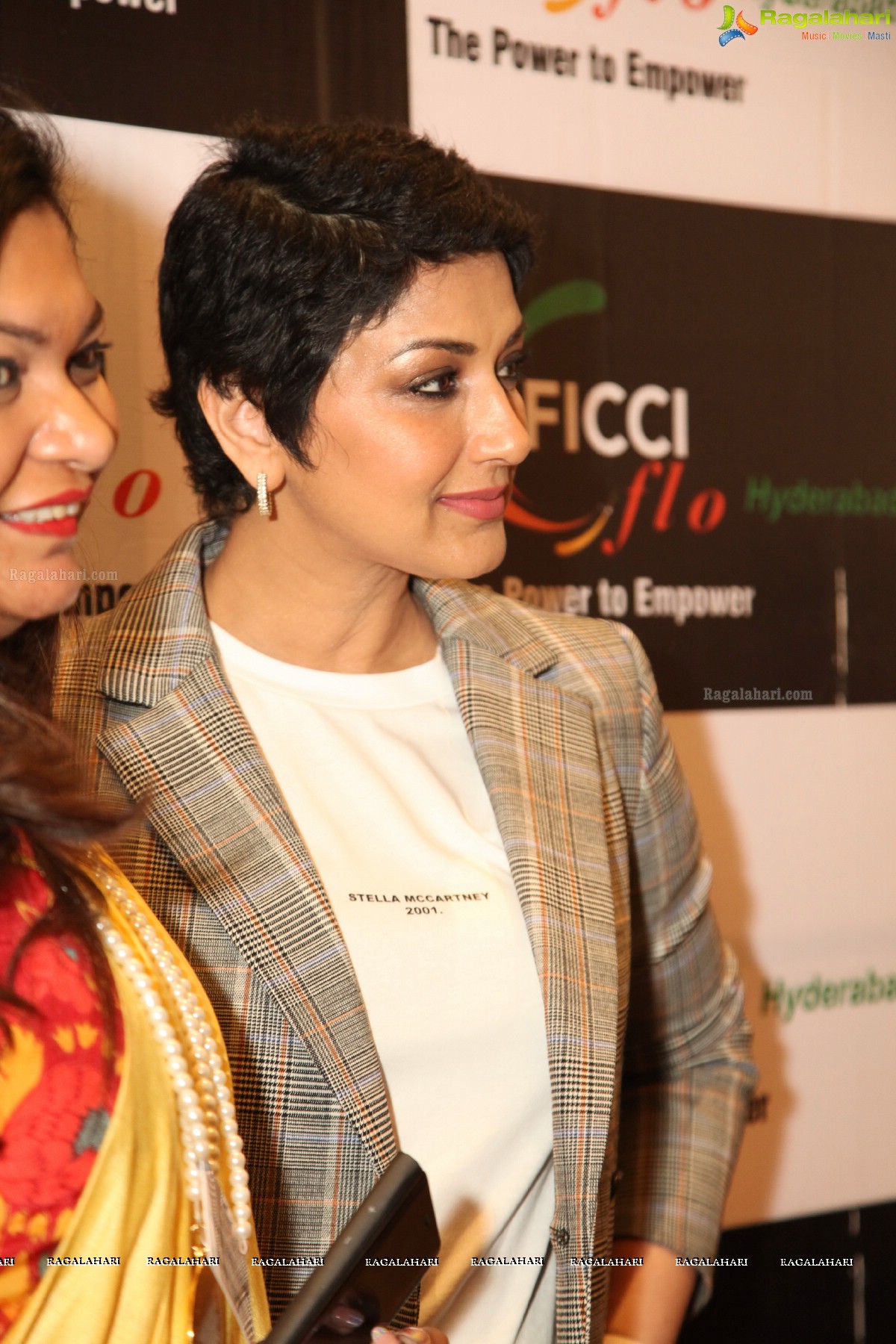 Sonali Bendre Adresses FLO Members on ‘How to turn Positive and Switch on the Sunshine' at Radisson Blue, Banjara Hills