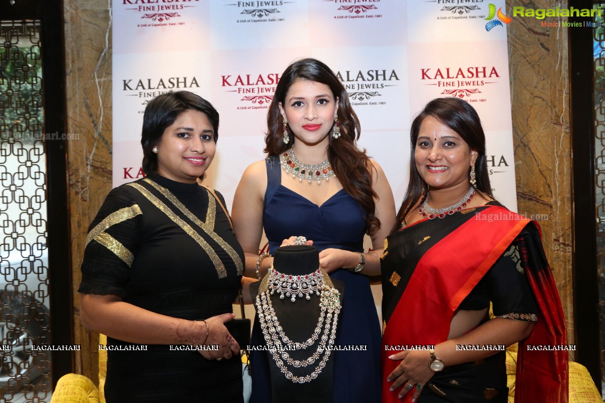 Mannara Chopra Joins Kalasha Fine Jewels 2nd Anniversary Celebrations