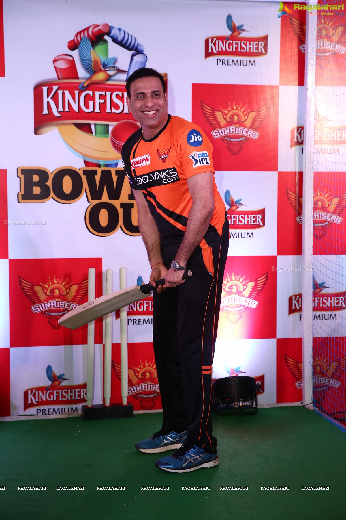 ‘Kingfisher Bowl Out’ Gives Sunrisers Hyderabad Fans a Lucky Chance At Inorbit Mall In Hyderabad