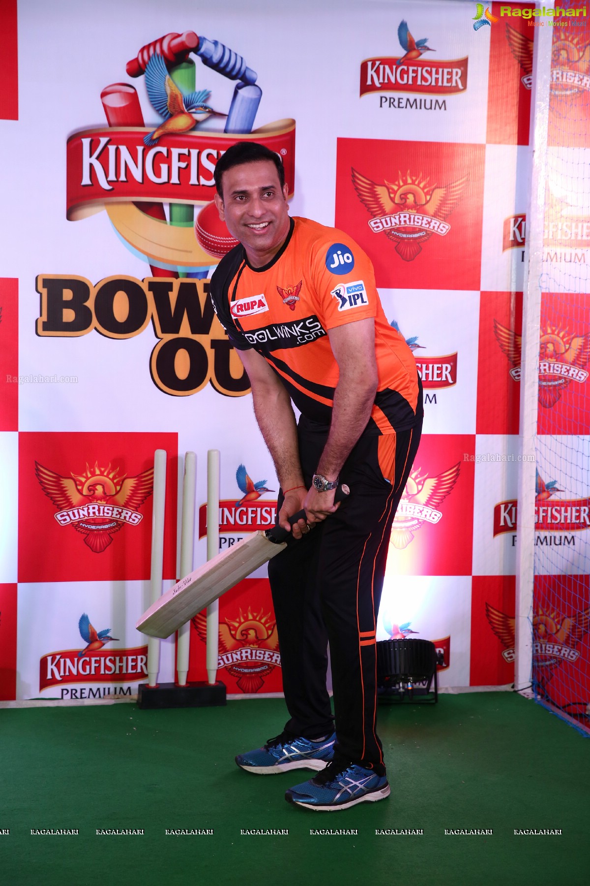 ‘Kingfisher Bowl Out’ Gives Sunrisers Hyderabad Fans a Lucky Chance At Inorbit Mall In Hyderabad