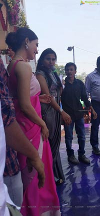 Samantha Launches Kisan Fashion Mall in Kamareddy