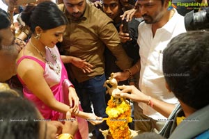 Samantha Launches Kisan Fashion Mall in Kamareddy