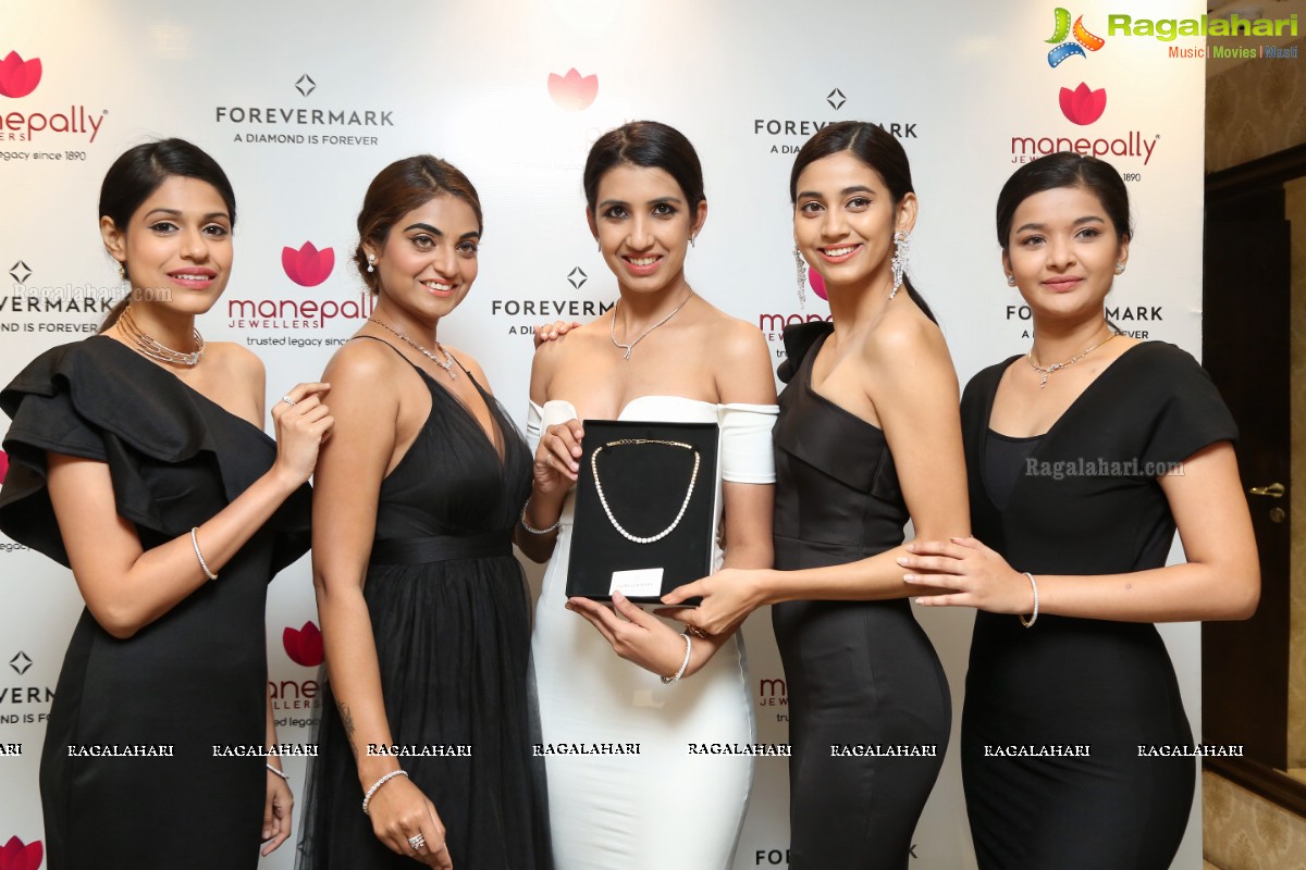 Manepally Jewellers Fashion Show Of Exotic Jewellery at Punjagutta