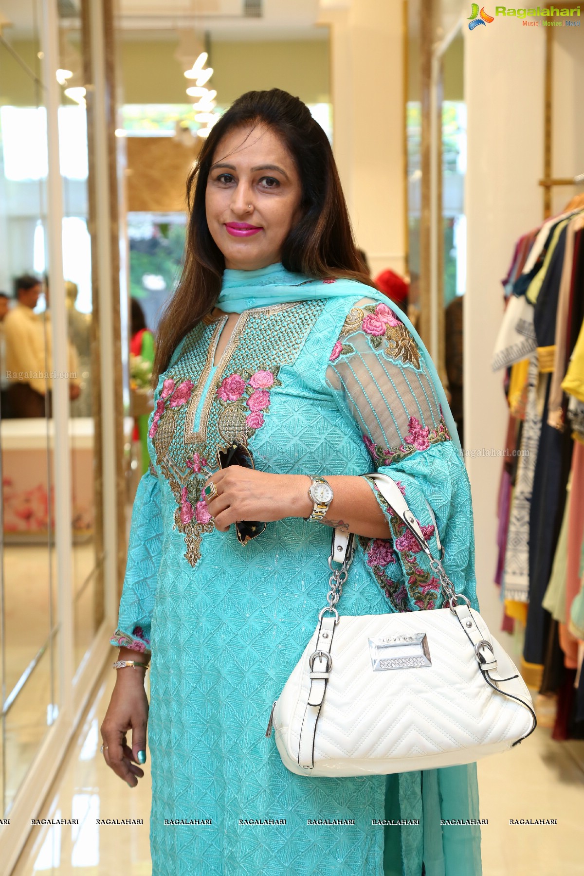 Meena Bazar Launches Its New Showroom at Banjara Hills