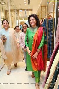 Meena Bazar Launches Its New Showroom at Banjara Hills