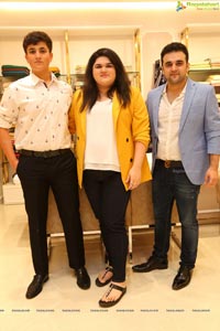 Meena Bazar Launches Its New Showroom at Banjara Hills