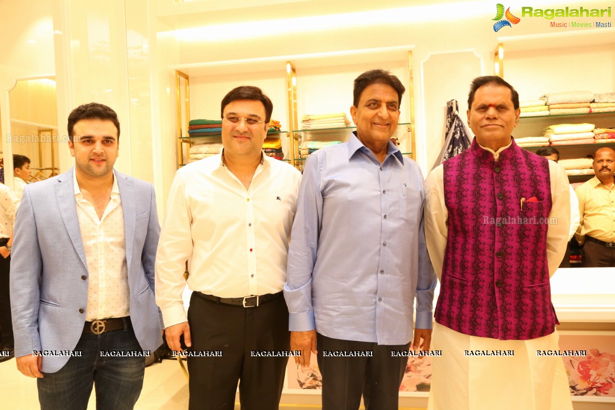 Meena Bazar Launches Its New Showroom at Banjara Hills