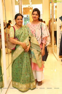 Meena Bazar Launches Its New Showroom at Banjara Hills