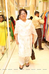 Meena Bazar Launches Its New Showroom at Banjara Hills