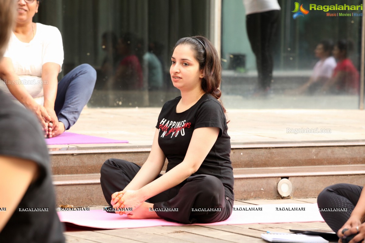 Period YOGA by Rina Hindocha at The Park