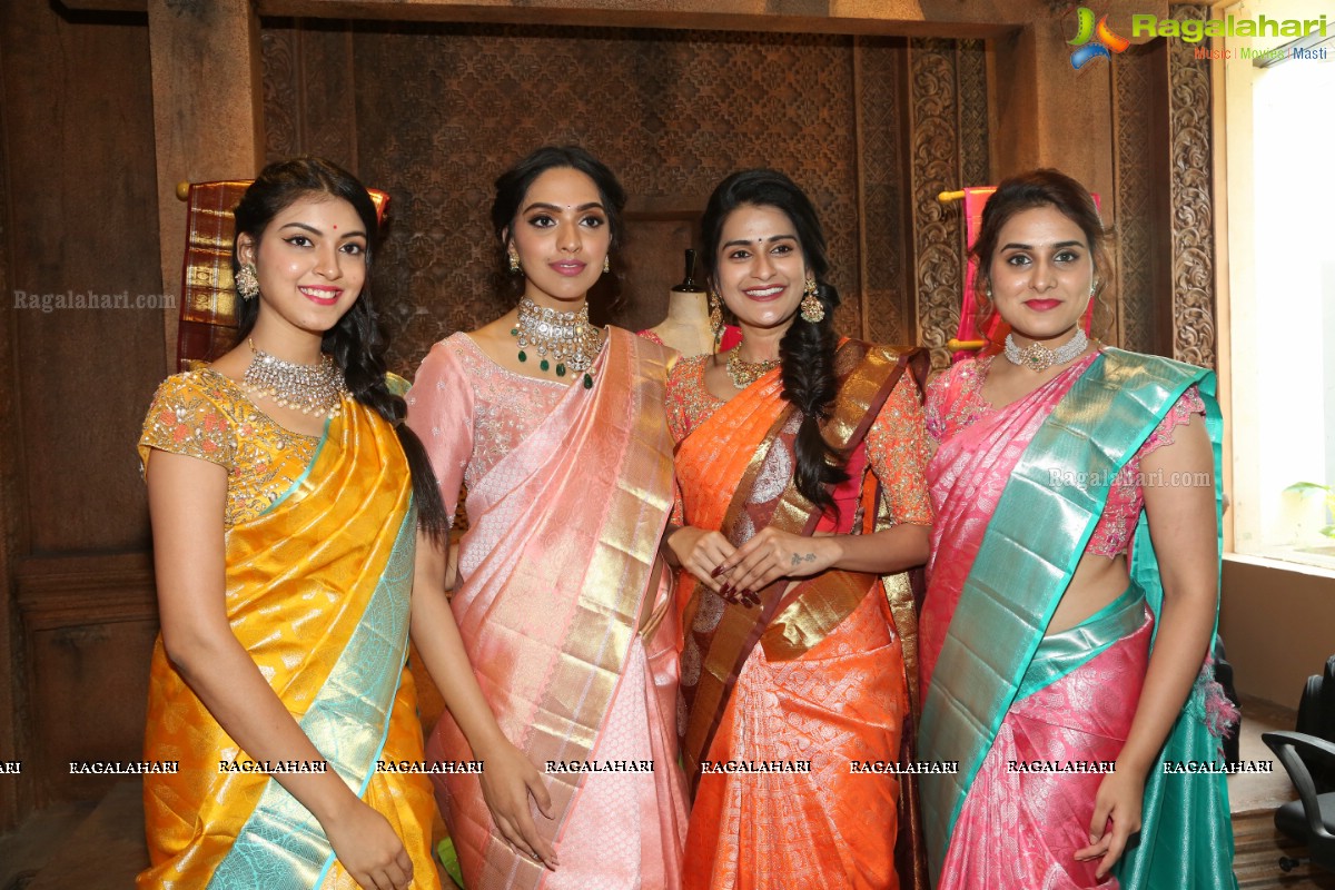 Grand Launch of Exhibition of Creative Handloom Sarees Designed by Sashi Vangapalli at Mugdha Art Studio