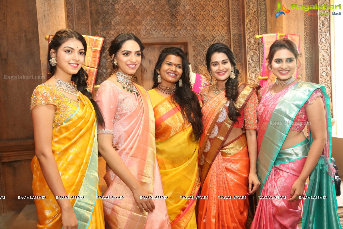 Grand Launch of Exhibition of Creative Handloom Sarees Designed by Sashi Vangapalli at Mugdha Art Studio