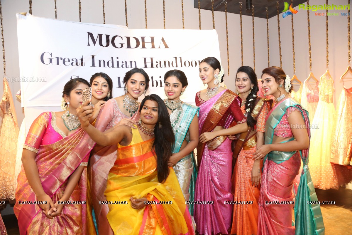 Grand Launch of Exhibition of Creative Handloom Sarees Designed by Sashi Vangapalli at Mugdha Art Studio