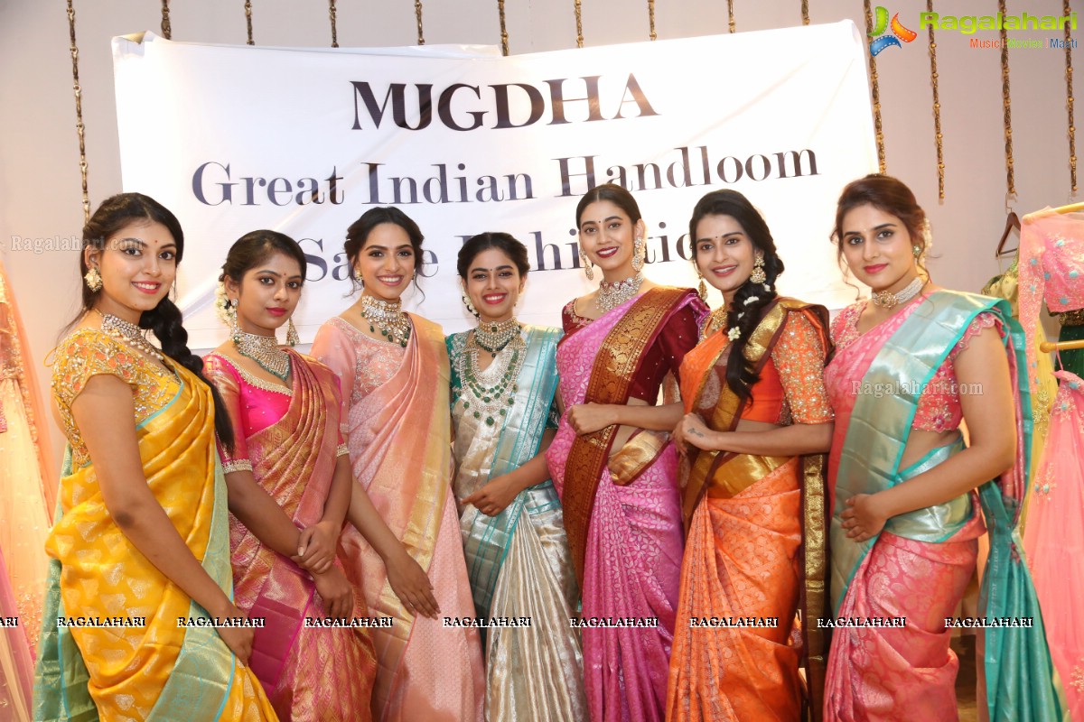 Grand Launch of Exhibition of Creative Handloom Sarees Designed by Sashi Vangapalli at Mugdha Art Studio