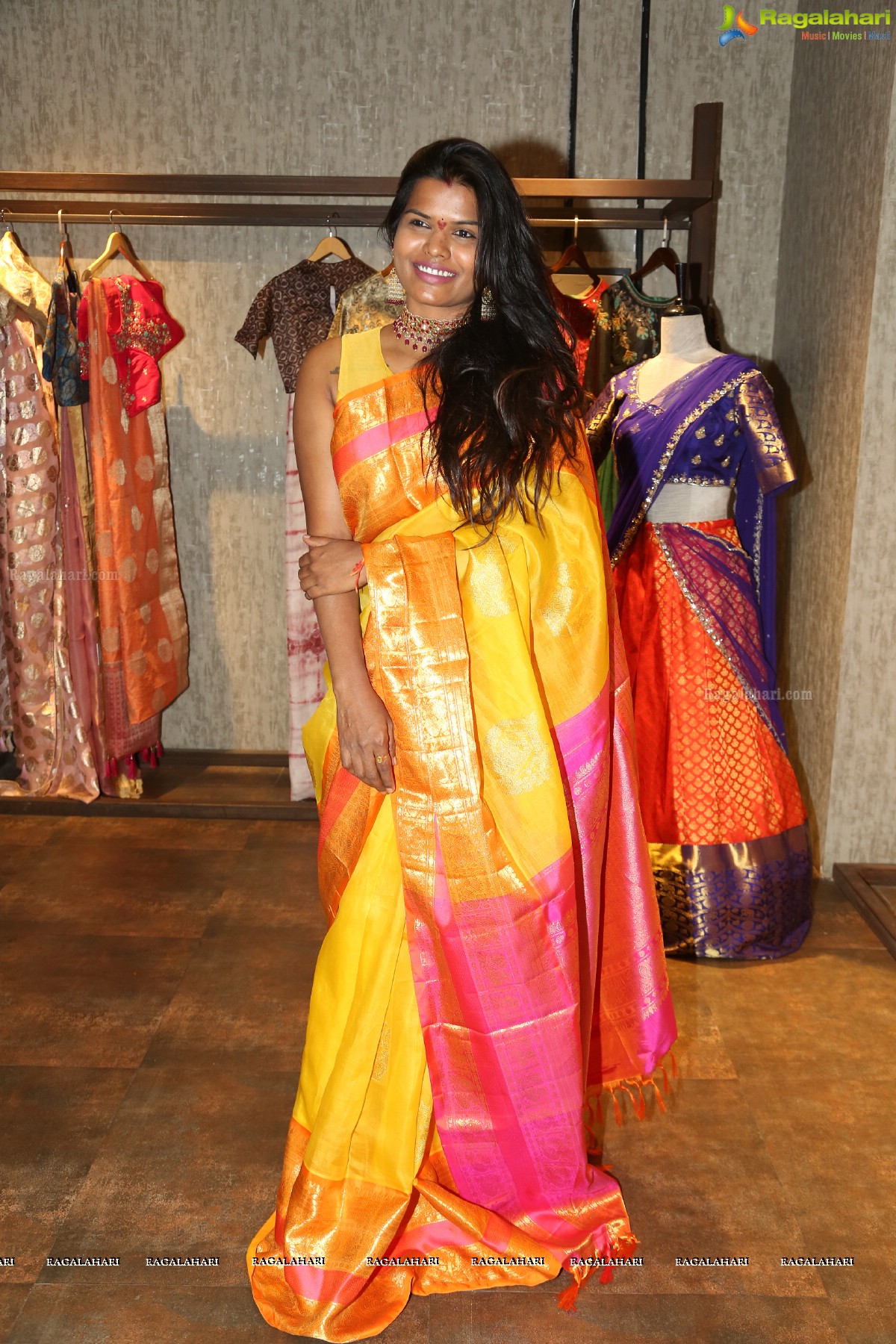 Grand Launch of Exhibition of Creative Handloom Sarees Designed by Sashi Vangapalli at Mugdha Art Studio