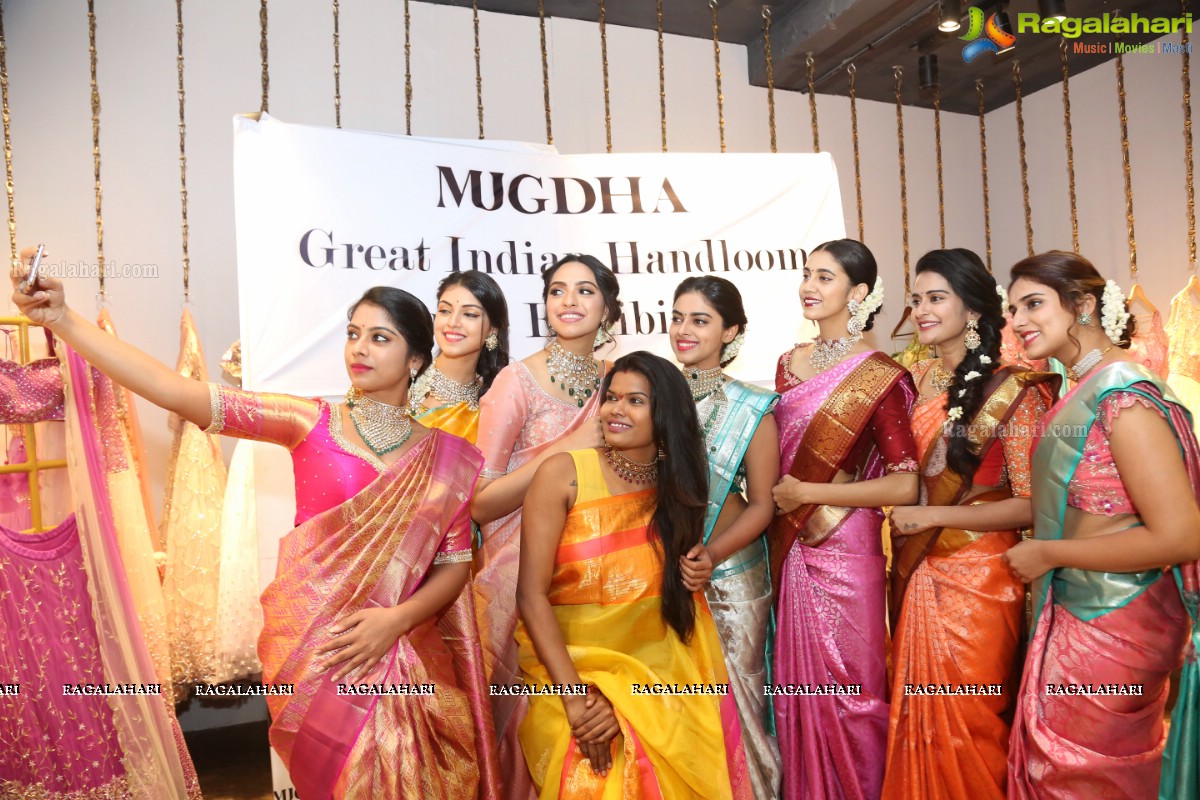 Grand Launch of Exhibition of Creative Handloom Sarees Designed by Sashi Vangapalli at Mugdha Art Studio