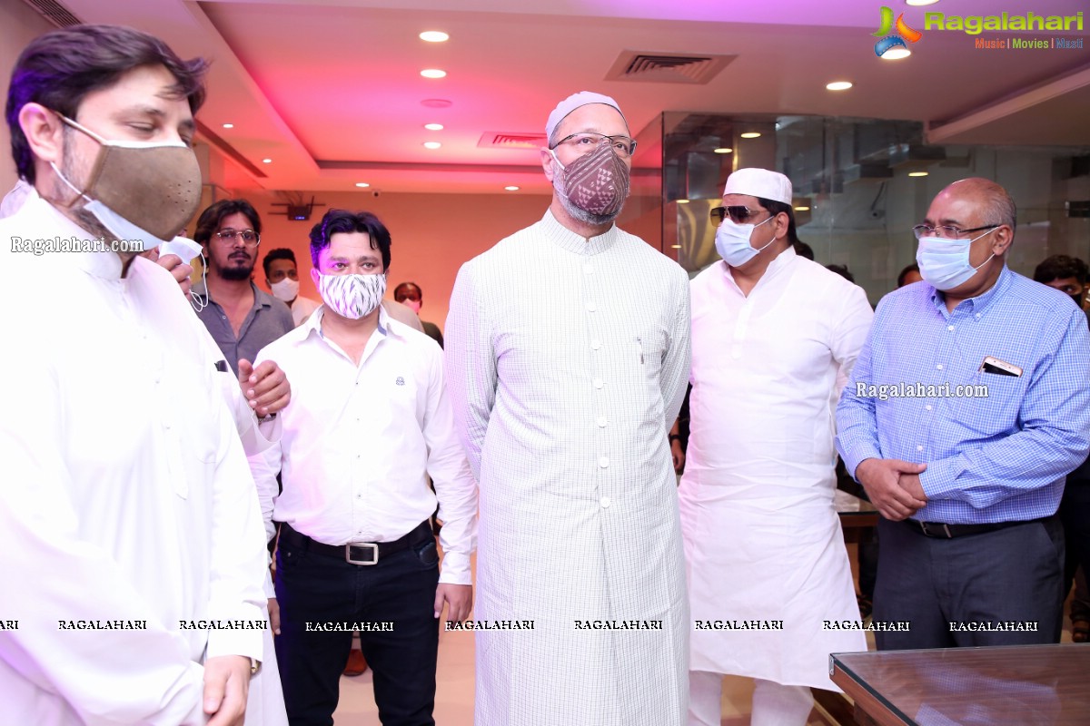 Member of Parliament Lok Sabha and President of AIMIM Party Mr. Asaduddin Owaisi Inaugurates Khan Miya Multi Cuisine Restaurant at Ghansi Bazar