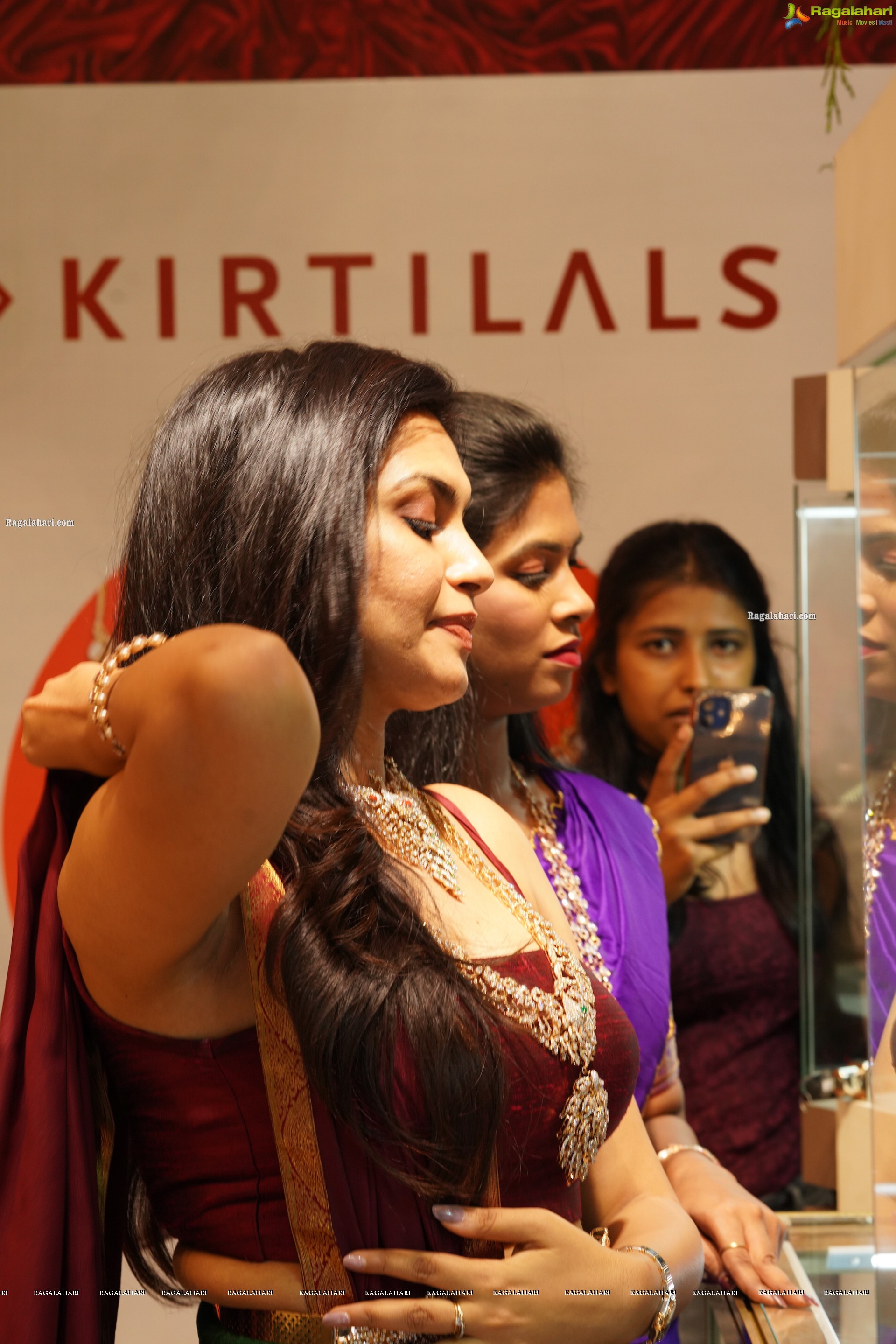 Kirtilals Trunk Show at The Jayanthi Ballal Store Mysore, Inaugurated by Sonu Gowda