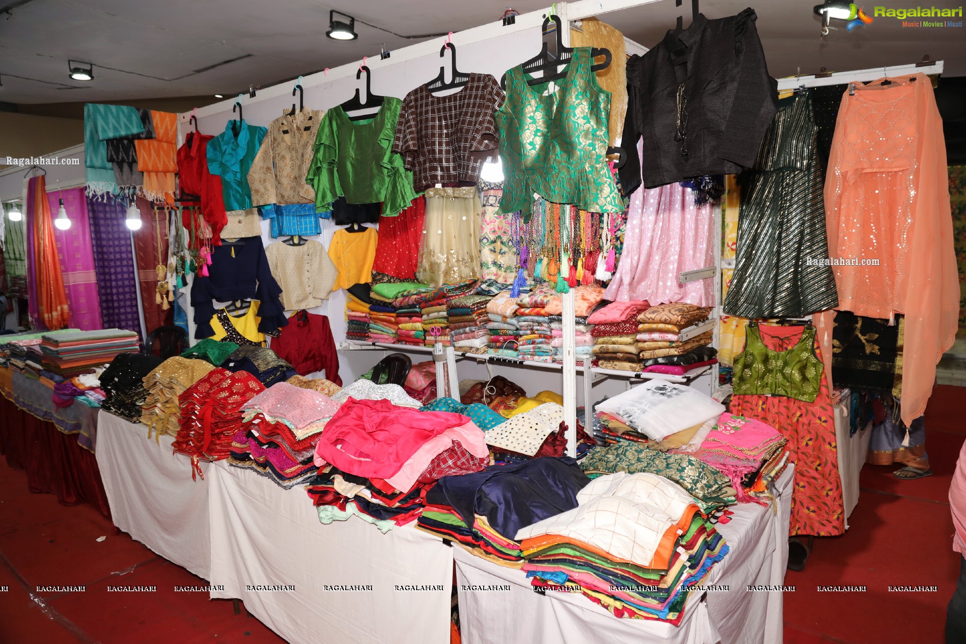 National Silk Expo April-2021 Begins at Sri Satya Sai Nigamagamam, Inaugurated by Vaanya Aggarwal