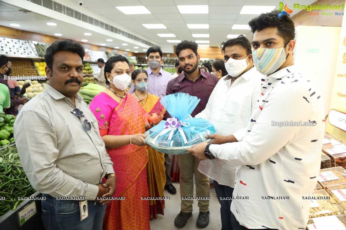 Nandamuri Vasundhara Devi Inaugurates Pure-O-Natural Fruits and Vegetables 33rd Outlet at Kokapet, Hyderabad