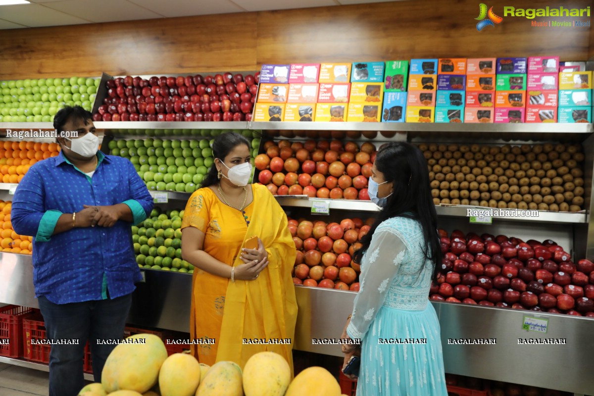 Pure-O-Natural Fruits and Vegetables New Outlet Launch at Q City
