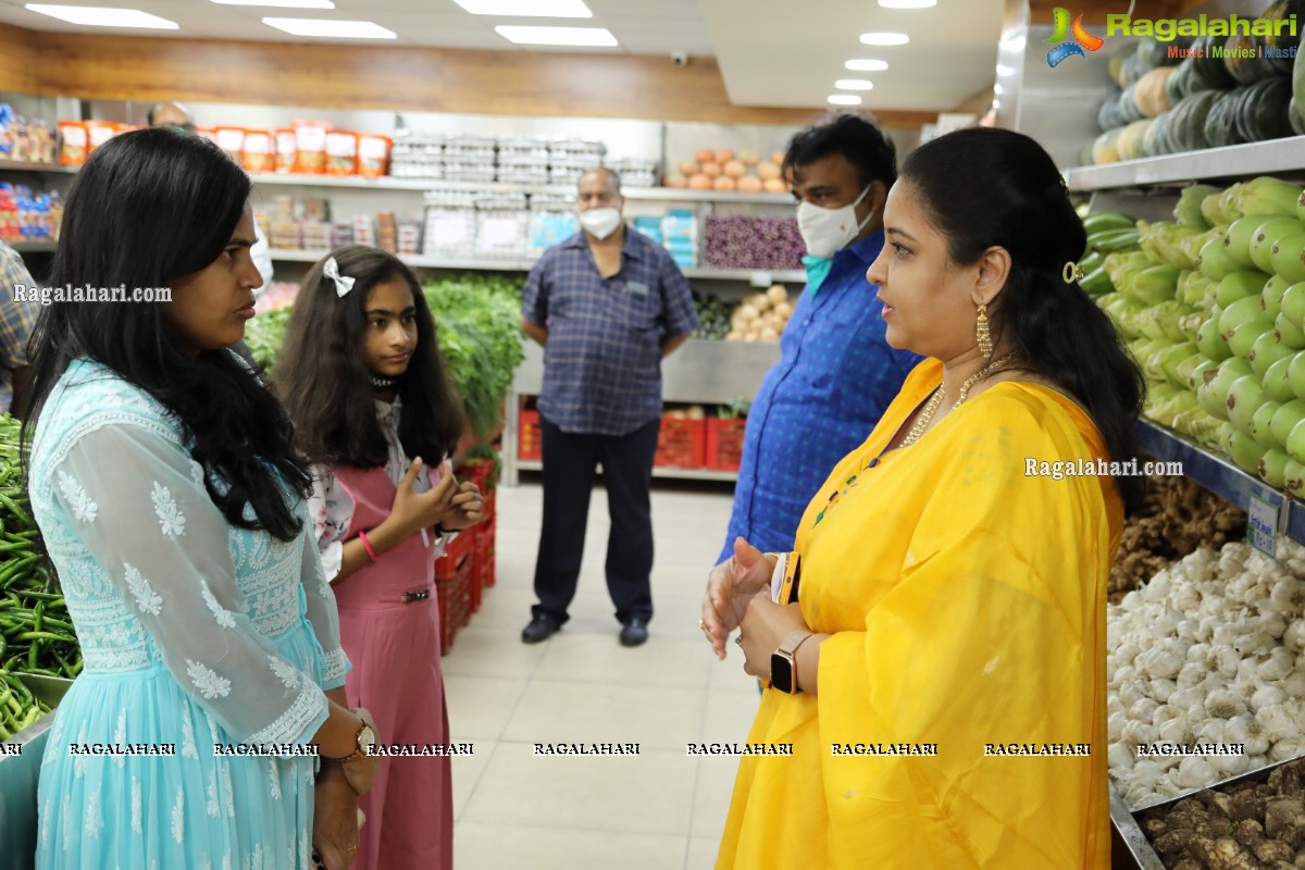 Pure-O-Natural Fruits and Vegetables New Outlet Launch at Q City