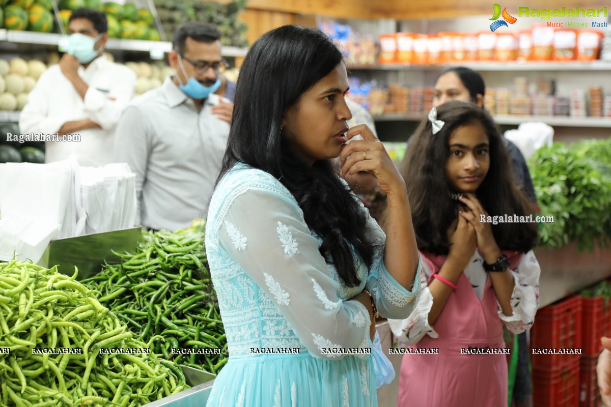 Pure-O-Natural Fruits and Vegetables New Outlet Launch at Q City