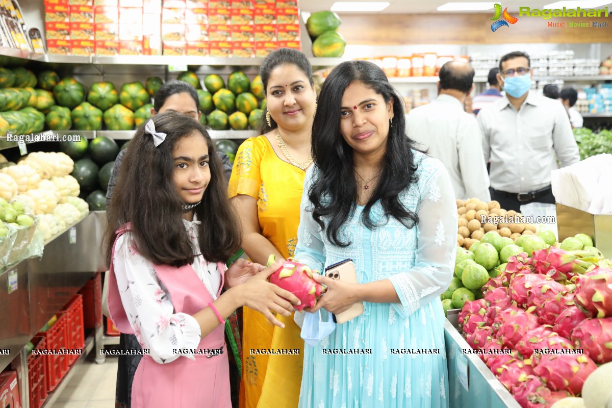 Pure-O-Natural Fruits and Vegetables New Outlet Launch at Q City