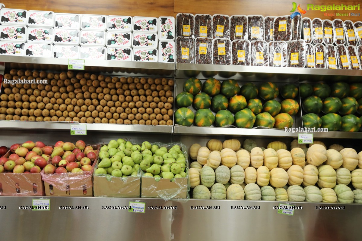 Pure-O-Natural Fruits and Vegetables New Outlet Launch at Q City