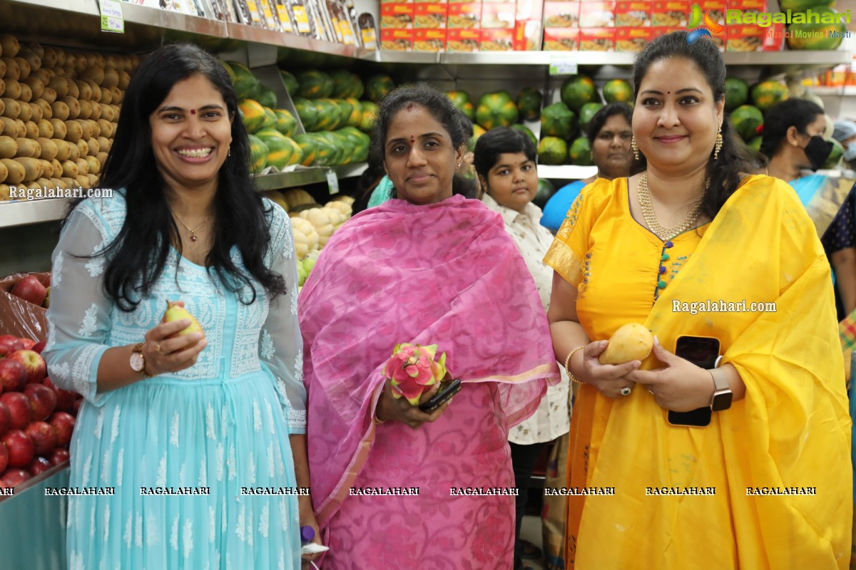 Pure-O-Natural Fruits and Vegetables New Outlet Launch at Q City