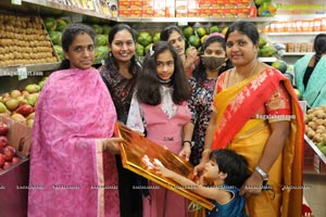 Pure-O-Natural Fruits and Vegetables at Q City