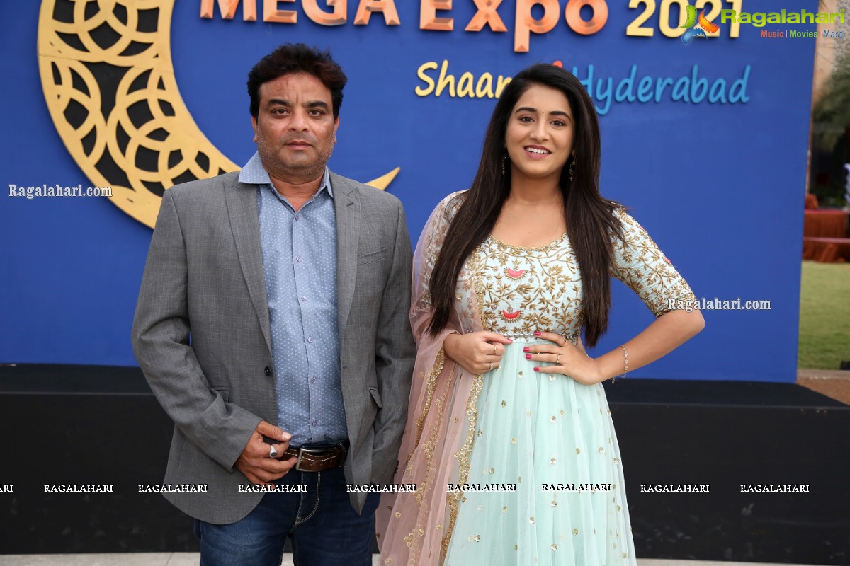 Rashi Singh Visits SBK Mega Expo at Kings Classic Garden, Mehdipatnam