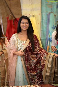 Rashi Singh Visits SBK Mega Expo at Kings Classic Garden