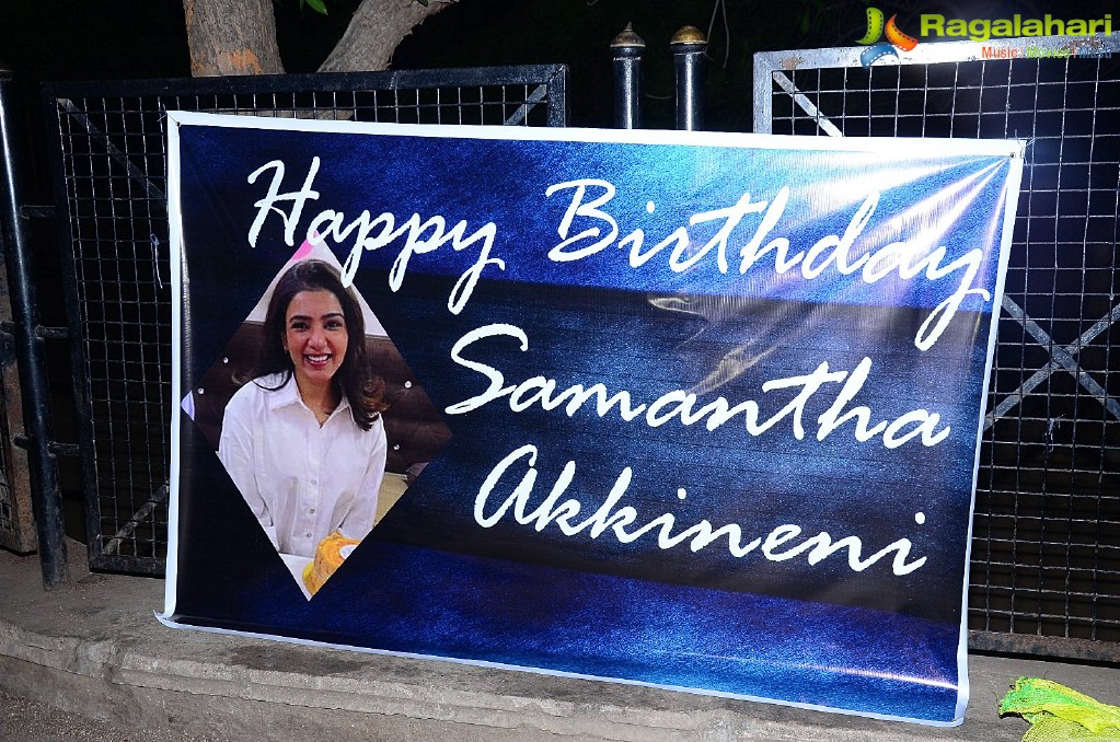 Samantha Die Hard Fan Served Food To Poor People On Her Birthday