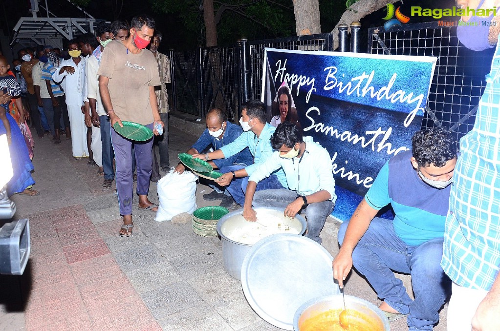 Samantha Die Hard Fan Served Food To Poor People On Her Birthday