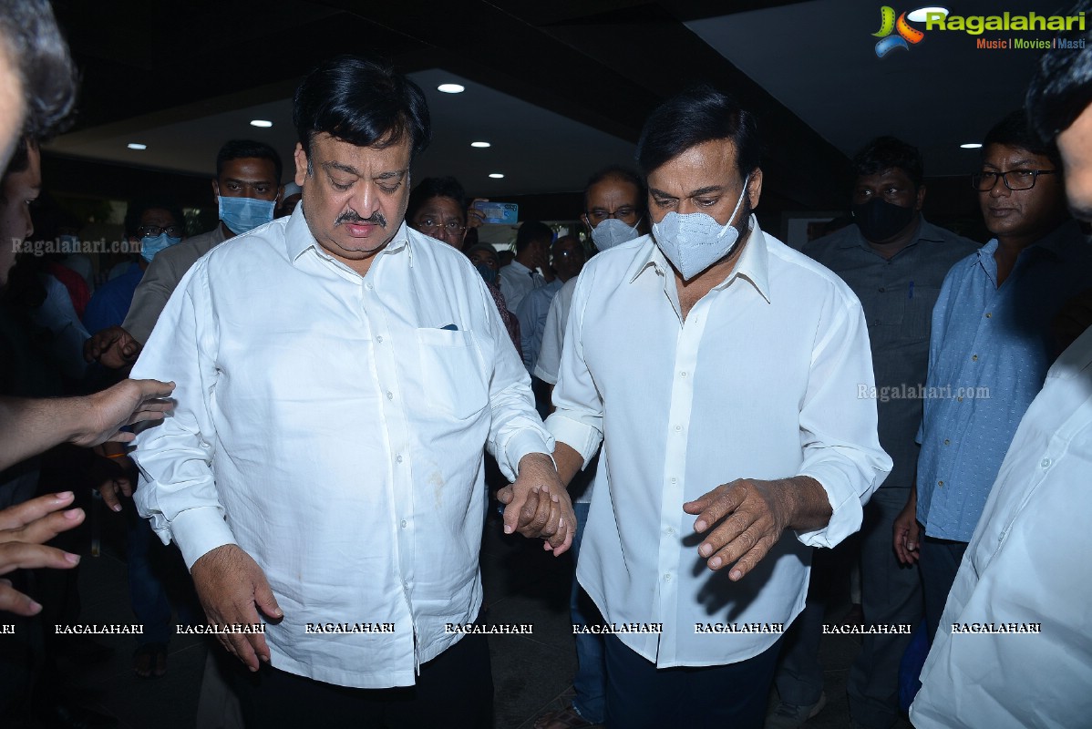 Tollywood Celebs Pay Their Last Respects to Producer Narayan Das Narang