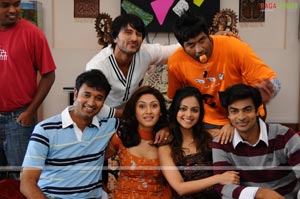 Raja, Saandip, Ravi Varma, Richa, Manjari Fadnis